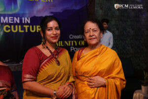 Guests gathering for a picture with the chairman at Lumora