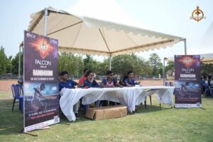 Cricket commentator delivering live match analysis during Ranbhoomi event at Brahmastra 2025.