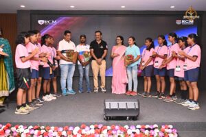 Winners and participants of Brahmastra 2025 Kurukshetra Throw Ball event posing with organizers and guests for appreciation