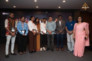 Group photo of student participants, faculty, judges, and guests at Brahmastra 2025 – Navya Sopna event