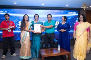 Judge presenting certificate to Samvad Vivaad winner during Brahmastra, India's best college festival for management students.