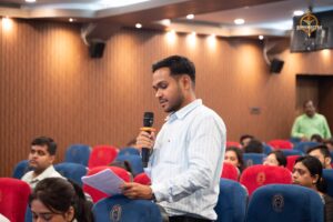 College festival Brahmastra’s Samvad Vivaad event with student reporters interviewing top management college participants.