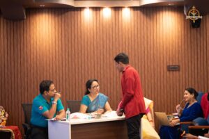 Students in Samvad Vivaad session interact with faculties during Brahmastra, top management college festival in India.