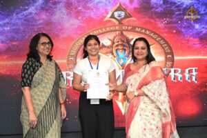 Participants receiving certificates during the NITI-TANTRA Chakravyuh Quiz event at RCM.