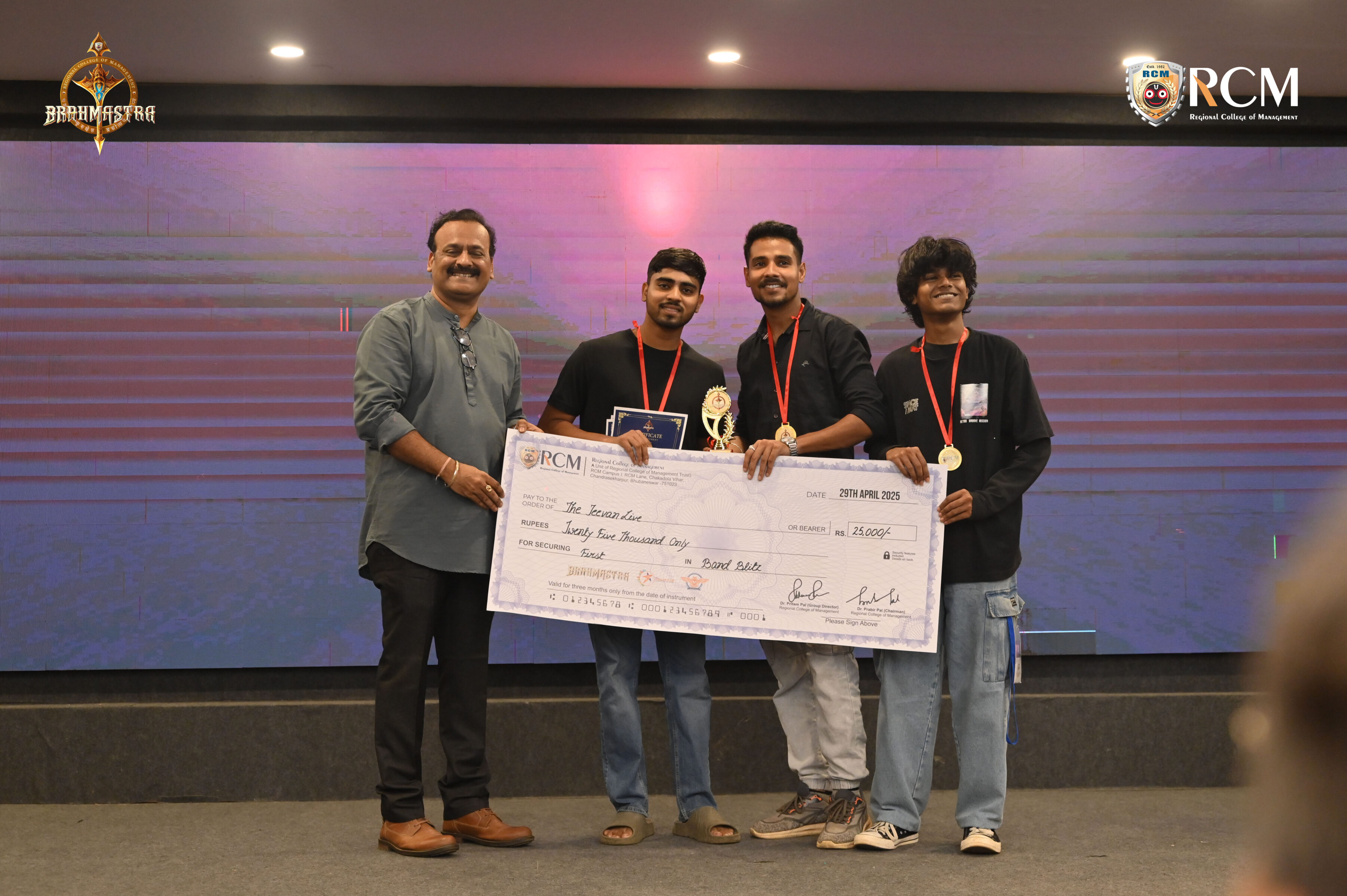 FOOT LOOSE - Regional College Of Management