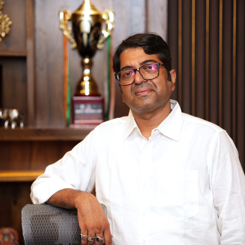 Pritampalstndwhite